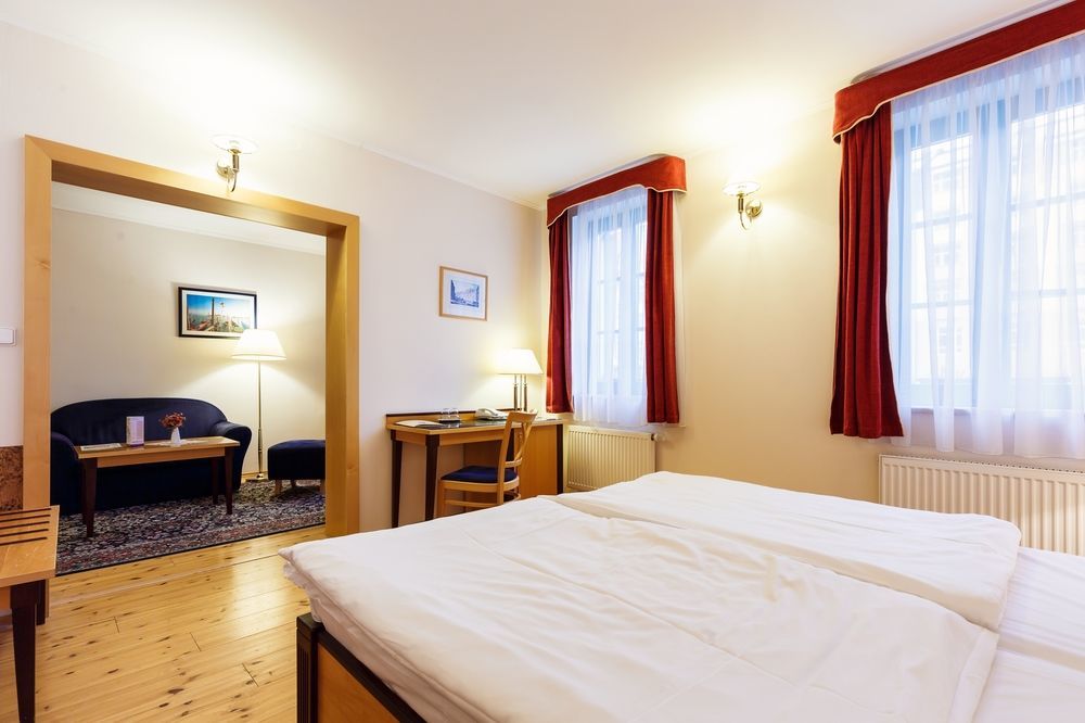 Hotel Maltezsky Kriz Karlovy Vary Dış mekan fotoğraf