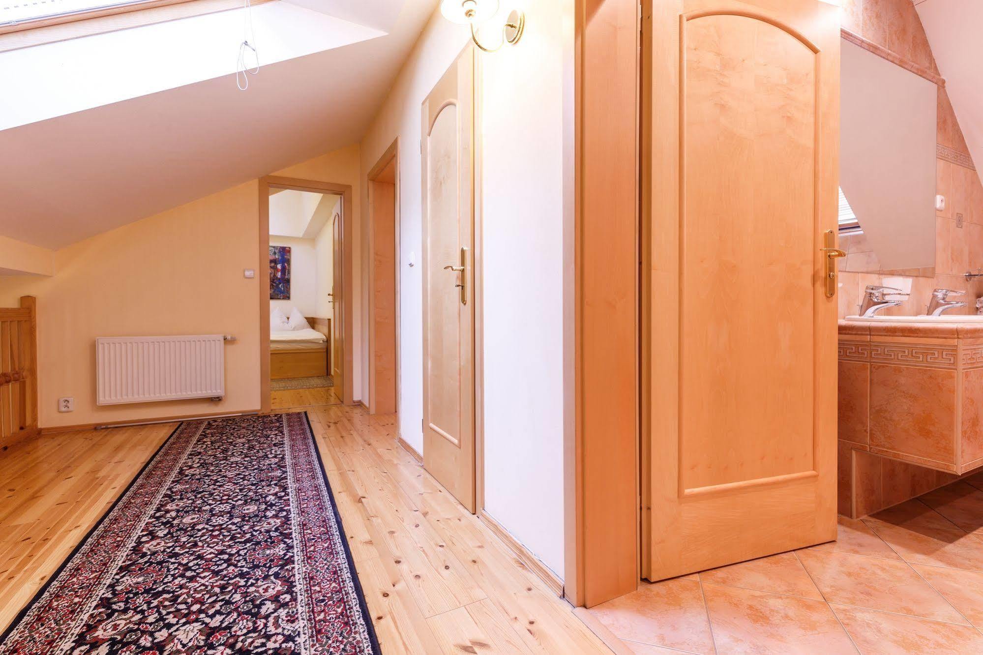Hotel Maltezsky Kriz Karlovy Vary Dış mekan fotoğraf