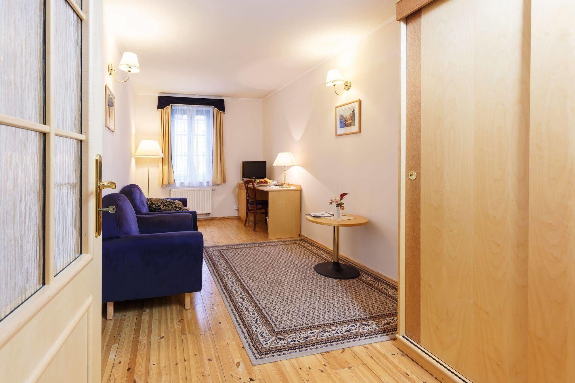 Hotel Maltezsky Kriz Karlovy Vary Dış mekan fotoğraf