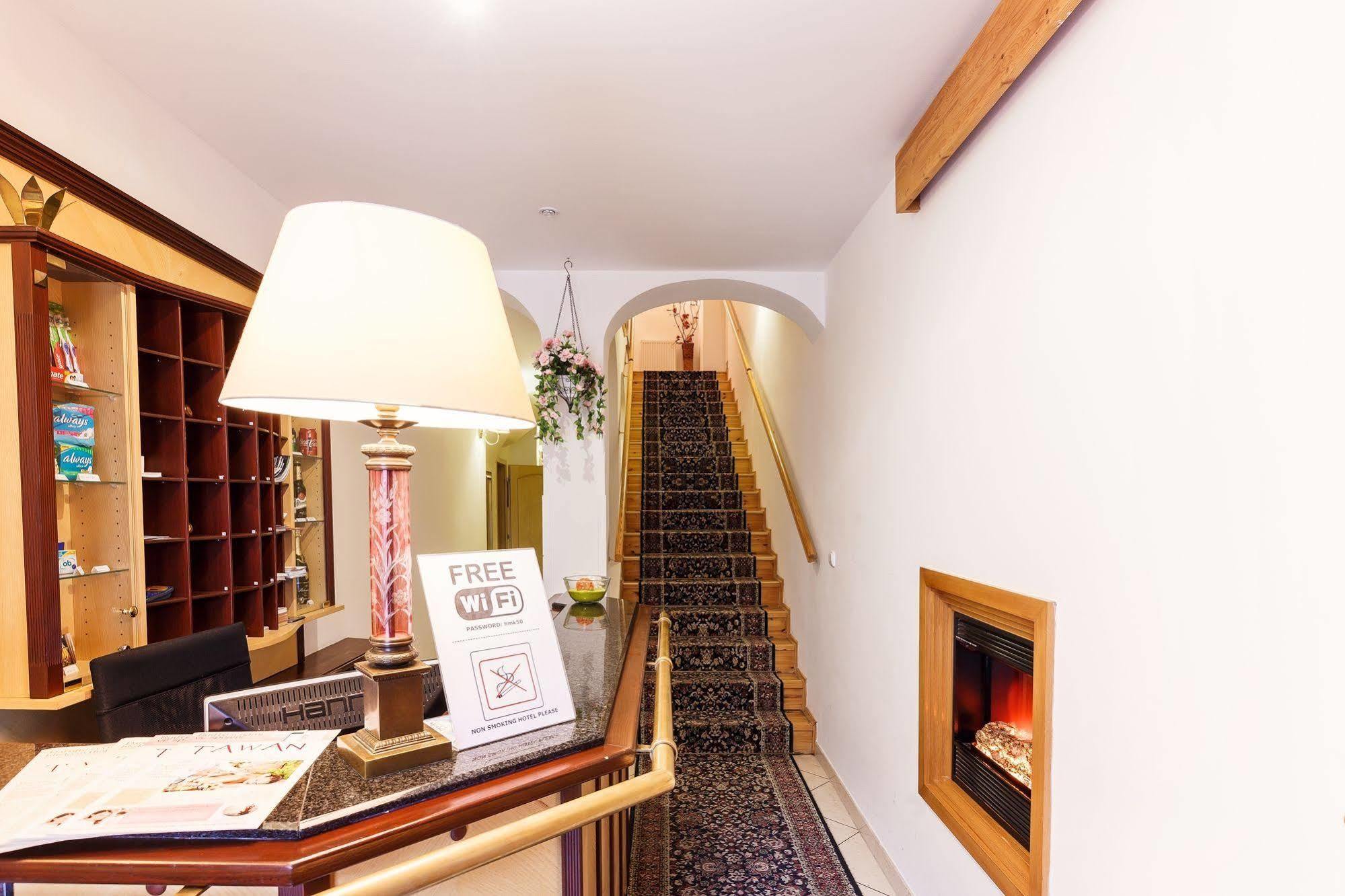 Hotel Maltezsky Kriz Karlovy Vary Dış mekan fotoğraf