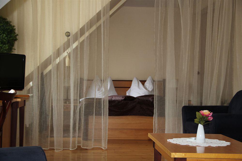 Hotel Maltezsky Kriz Karlovy Vary Dış mekan fotoğraf